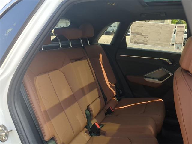 Photo of 2025 Glacier White Metallic Audi Q3