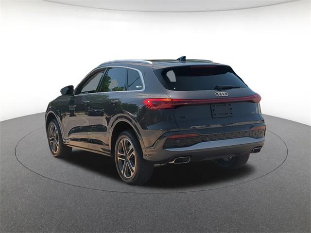 Photo of 2025 Tambora Gray Metallic Audi Q5
