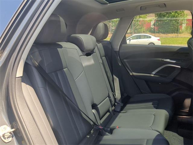 Photo of 2025 Tambora Gray Metallic Audi Q5