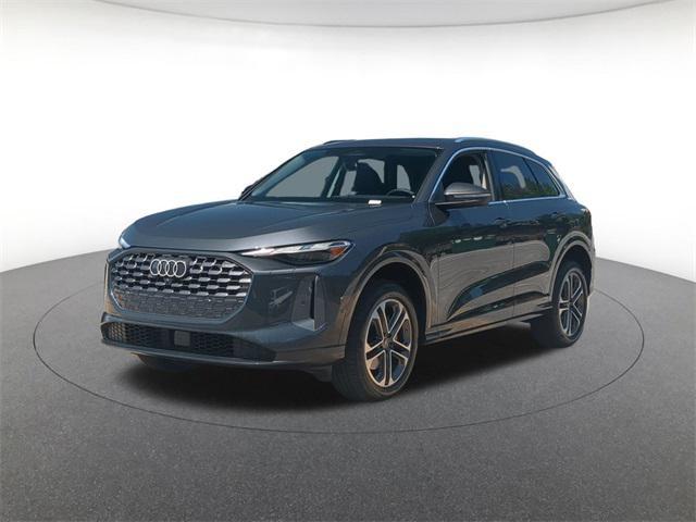 Photo of 2025 Tambora Gray Metallic Audi Q5