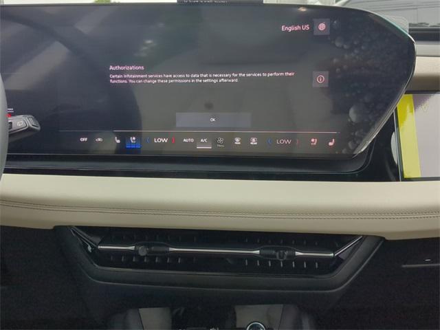 Photo of 2025 Glacier White Metallic Audi Q6 e-tron