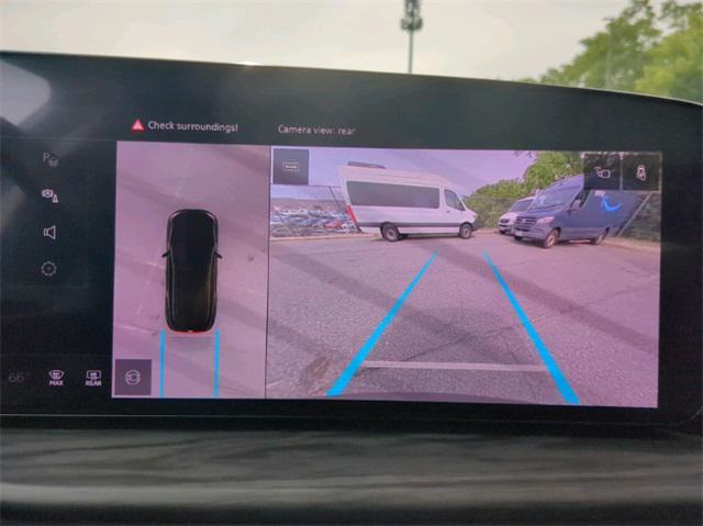 Photo of 2025 Tambora Gray Metallic Audi Q5