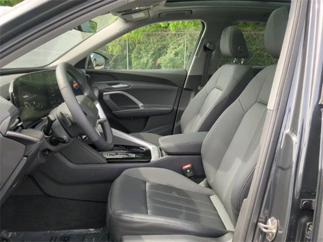 Photo of 2025 Tambora Gray Metallic Audi Q5