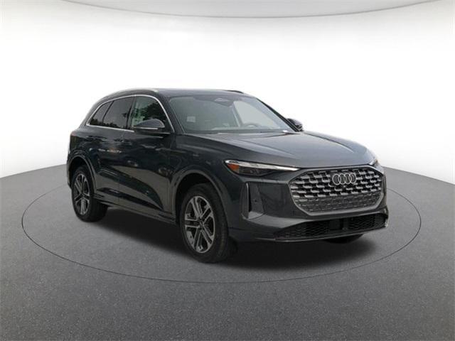 Photo of 2025 Tambora Gray Metallic Audi Q5