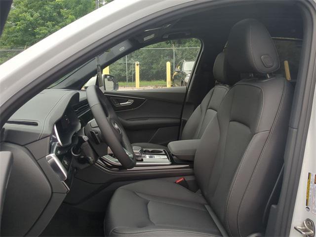 Photo of 2025 Glacier White Metallic Audi Q7