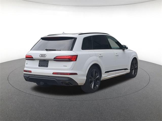 Photo of 2025 Glacier White Metallic Audi Q7