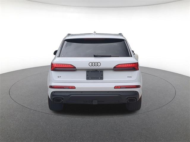 Photo of 2025 Glacier White Metallic Audi Q7