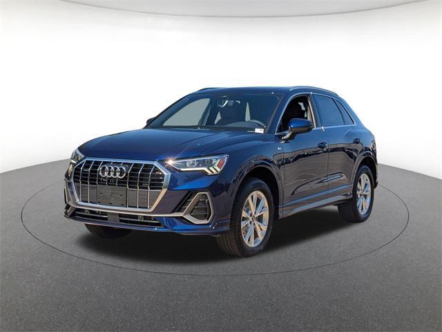 Photo of 2025 Navarra Blue Metallic Audi Q3