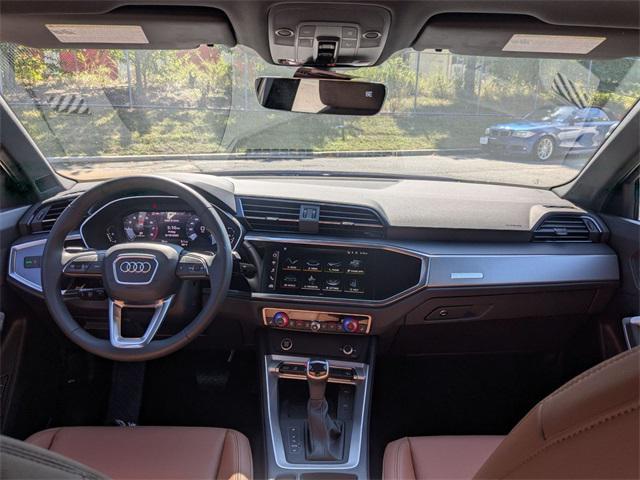 Photo of 2025 Navarra Blue Metallic Audi Q3