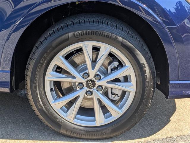 Photo of 2025 Navarra Blue Metallic Audi Q3