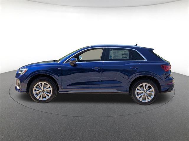 Photo of 2025 Navarra Blue Metallic Audi Q3