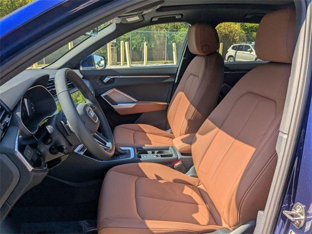 Photo of 2025 Navarra Blue Metallic Audi Q3