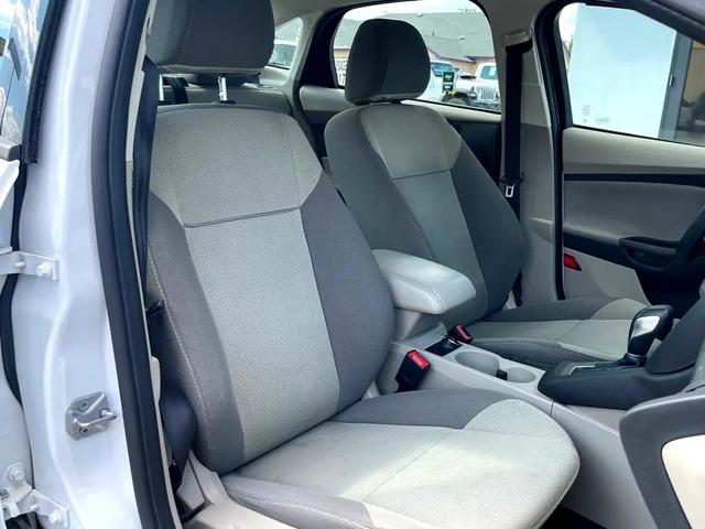 Photo of 2013 Oxford White Ford Focus