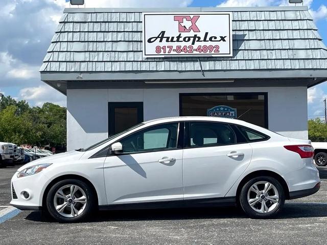 Photo of 2013 Oxford White Ford Focus