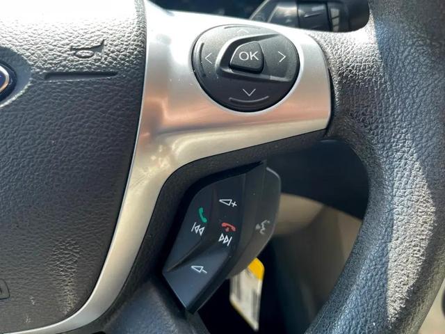 Photo of 2013 Oxford White Ford Focus