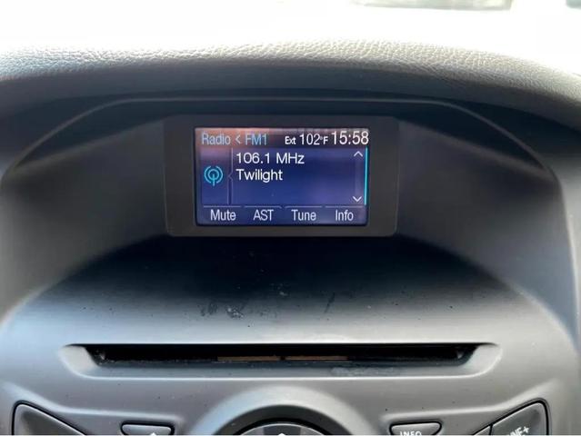 Photo of 2013 Oxford White Ford Focus