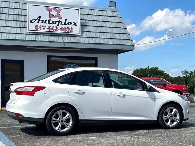 Photo of 2013 Oxford White Ford Focus