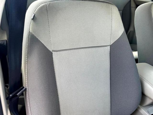 Photo of 2013 Oxford White Ford Focus