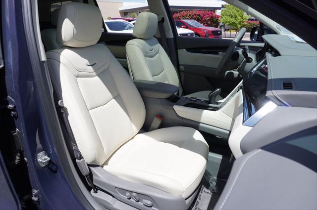 Photo of 2025 Midnight Sky Metallic Cadillac XT6