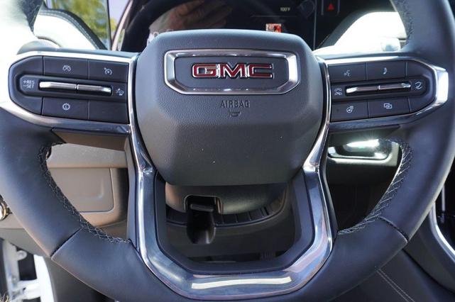 Photo of 2025 Summit White GMC Yukon XL