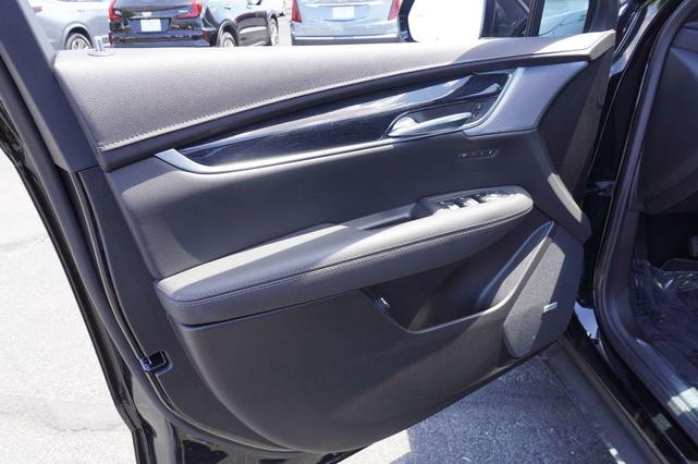 Photo of 2025 Stellar Black Metallic Cadillac XT5