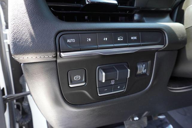Photo of 2021 Crystal White Tricoat Cadillac Escalade