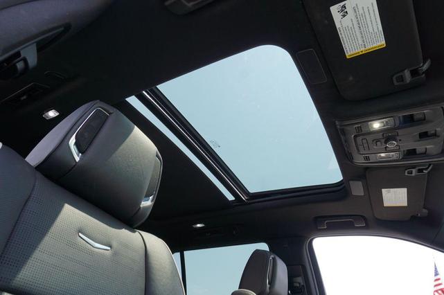 Photo of 2021 Crystal White Tricoat Cadillac Escalade