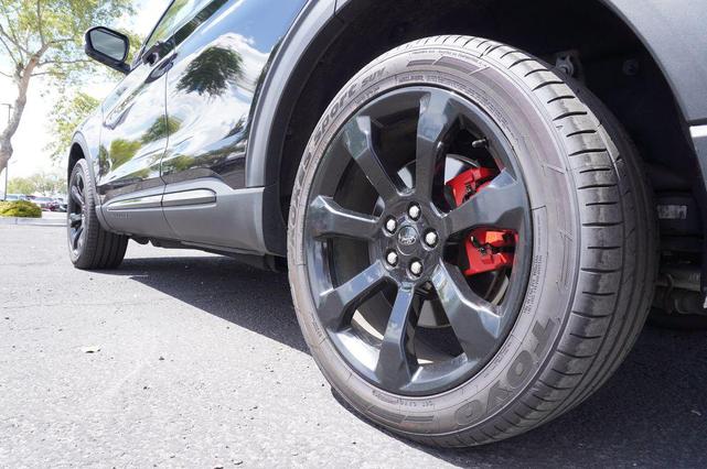 Photo of 2022 Agate Black Metallic Ford Explorer