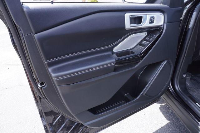 Photo of 2022 Agate Black Metallic Ford Explorer