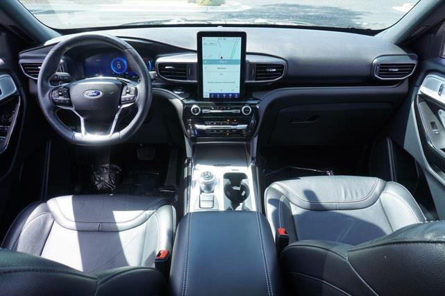 Photo of 2022 Agate Black Metallic Ford Explorer