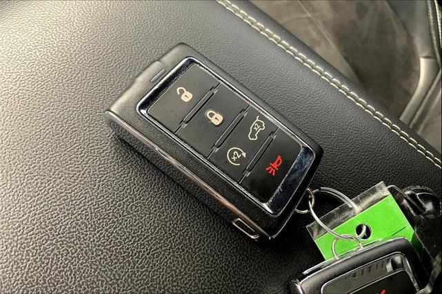 Photo of 2023 Silver Zynith Jeep Grand Cherokee
