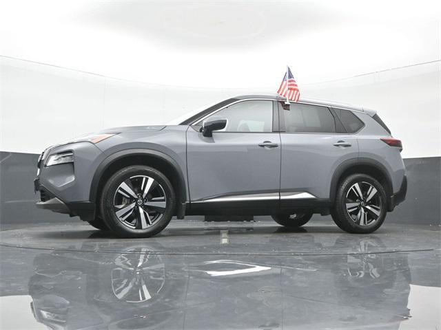 Photo of 2021 Boulder Gray Pearl Nissan Rogue