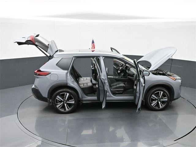 Photo of 2021 Boulder Gray Pearl Nissan Rogue