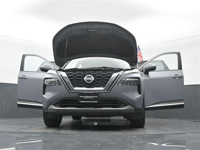 Photo of 2021 Boulder Gray Pearl Nissan Rogue