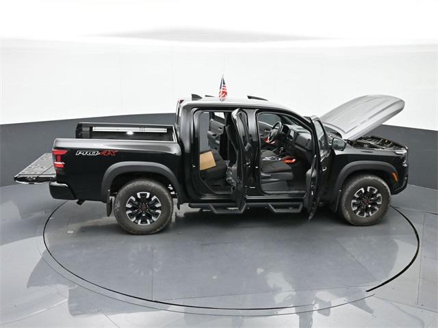 Photo of 2022 Super Black Nissan Frontier