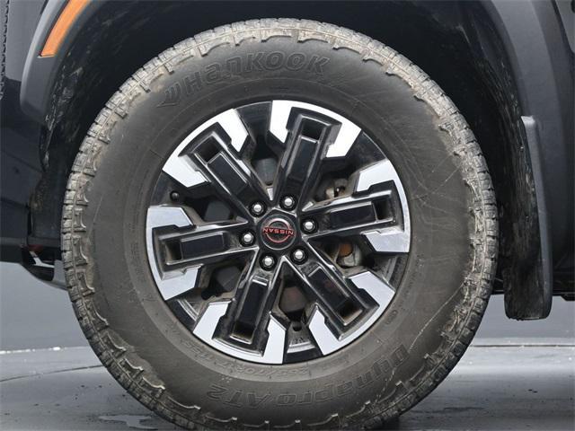 Photo of 2022 Super Black Nissan Frontier