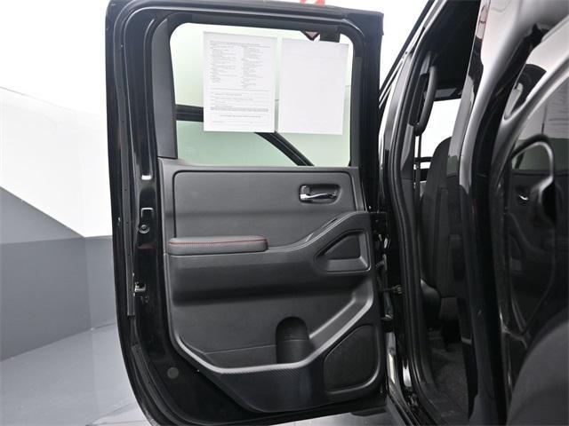 Photo of 2022 Super Black Nissan Frontier