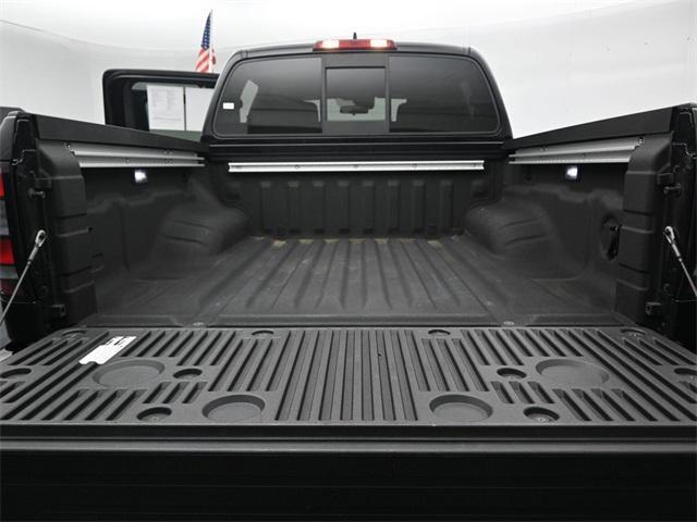 Photo of 2022 Super Black Nissan Frontier