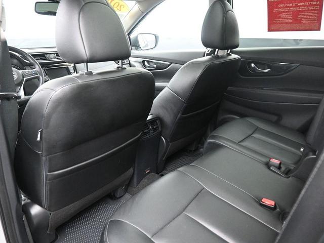 Photo of 2019 Brilliant Silver Metallic Nissan Rogue
