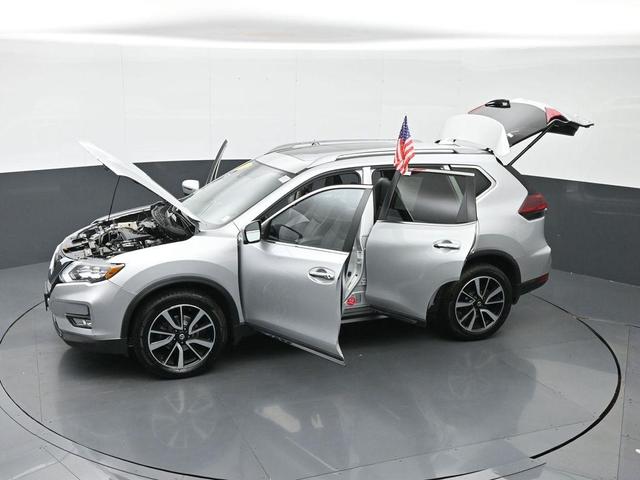 Photo of 2019 Brilliant Silver Metallic Nissan Rogue