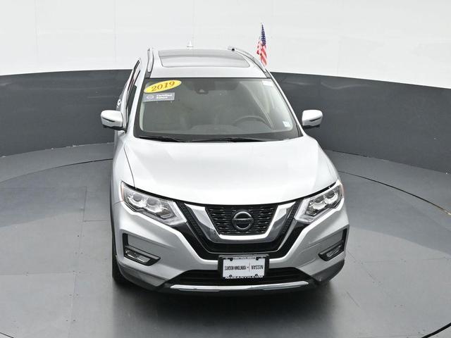 Photo of 2019 Brilliant Silver Metallic Nissan Rogue