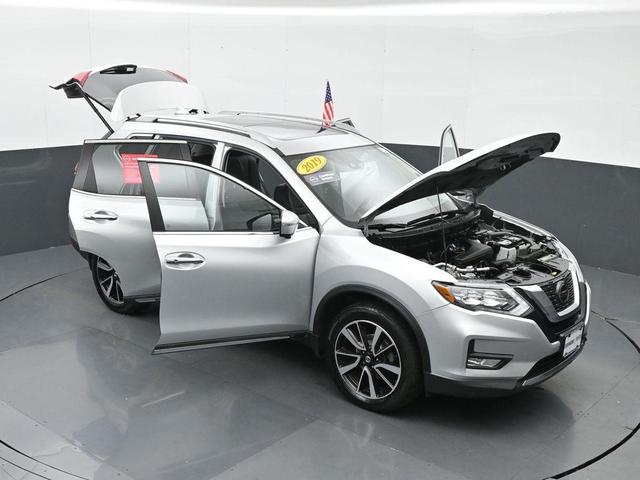 Photo of 2019 Brilliant Silver Metallic Nissan Rogue