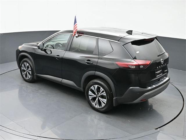 Photo of 2022 Super Black Nissan Rogue