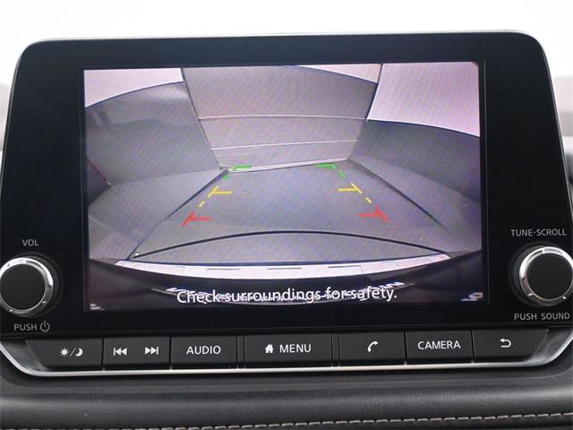 Photo of 2022 Super Black Nissan Rogue