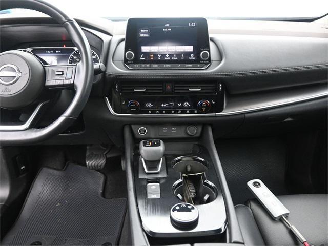 Photo of 2022 Super Black Nissan Rogue