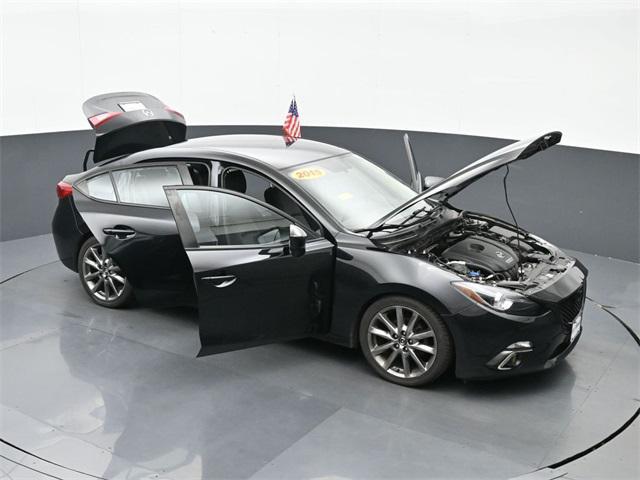 Photo of 2015 Jet Black Mazda Mazda3