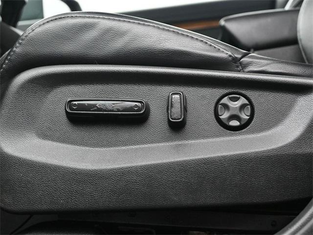 Photo of 2020 Crystal Black Pearl Honda CR-V