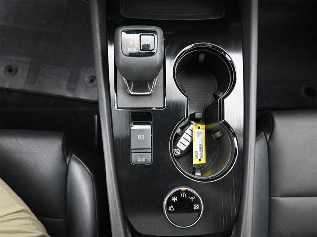 Photo of 2021 Pearl White Tricoat Nissan Rogue