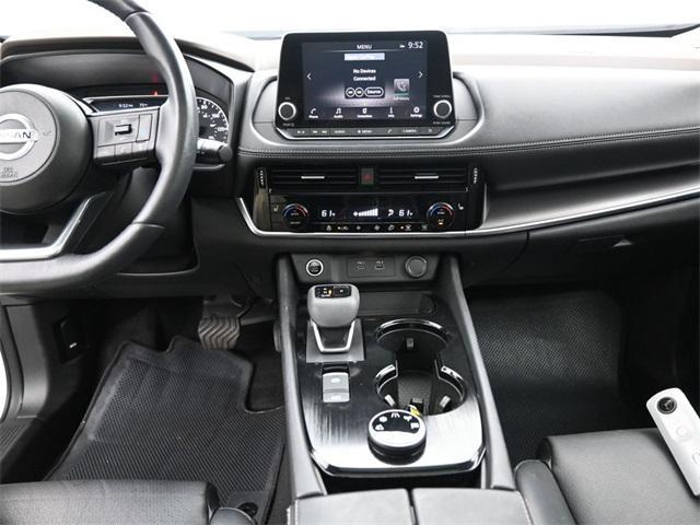 Photo of 2021 Pearl White Tricoat Nissan Rogue