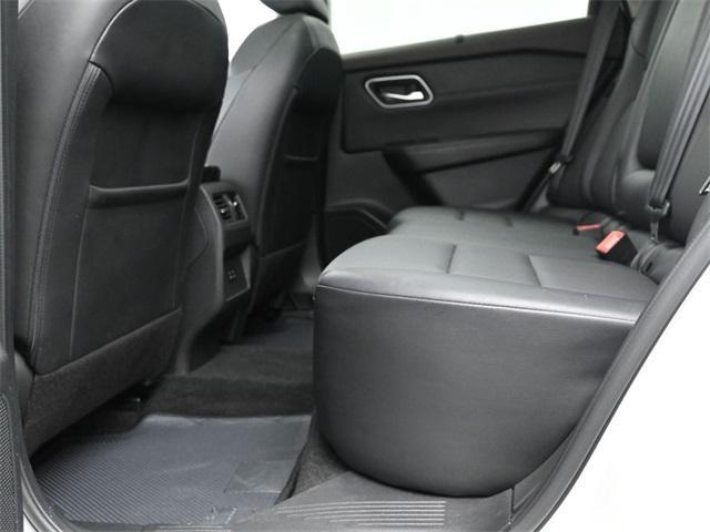 Photo of 2021 Pearl White Tricoat Nissan Rogue